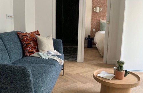 Quartier de la Chapelle Apartment | Charming two-room apartment in Stalingrad close to everything