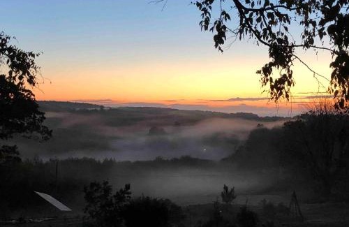 Williamsburg House | Charming, updated , 3 bedroom farmhouse farm stay
