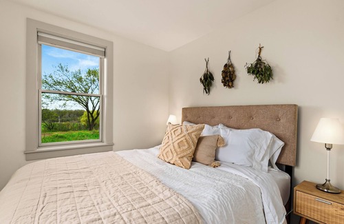 Middlebury Other | Charming, updated 3-bedroom farmhouse minutes from Middlebury with Wi-Fi & AC