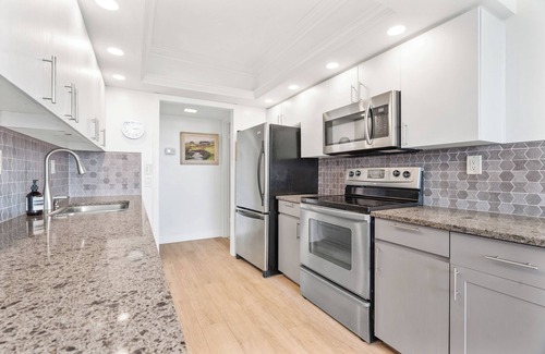 Longboat Key Condo | Charming upper floor condo with Pool, Hot Tub, Tennis Courts and Fitness Center