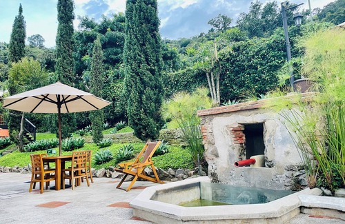 Antigua Guatemala Villa | Charming villa in Antigua 1 km from park, heated swimming pool, parking Shuttle