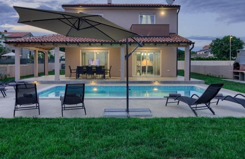 Sikici Villa | Charming villa Enjoy with private pool in Pula