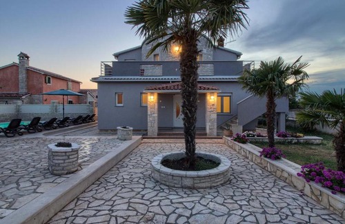 Gajana Villa | Charming villa Golubovo with pool near the beach