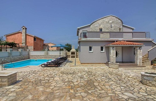 Gajana Villa | Charming villa Golubovo with pool near the beach