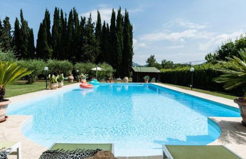 Pisa Villa | Charming Villa in Pisa with terrace and shared pool.