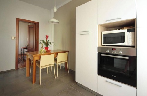 Salo Villa | Charming villa with private garden and AC in Salo', few steps away from the lake