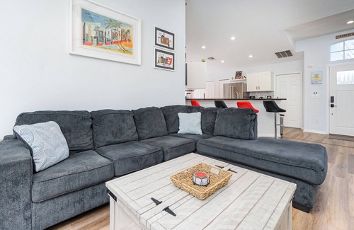 Clear Creek House | Charming & Warm W/Pool & Games Room