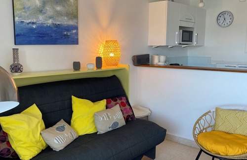 La Faviere Apartment | Charming waterfront T3, air-conditioned duplex, Wifi, garage 200m