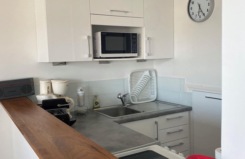 La Faviere Apartment | Charming waterfront T3, air-conditioned duplex, Wifi, garage 200m