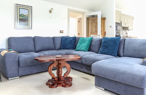 Westport Cottage | Charming Westport Cottage - Perfect for Families