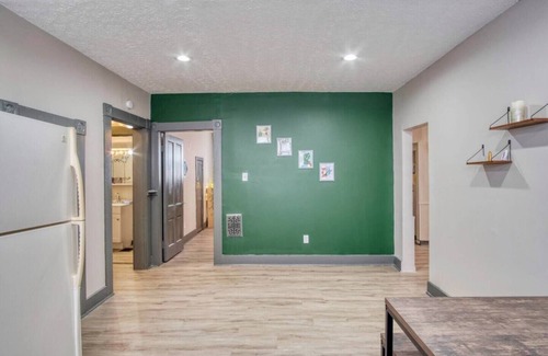 Windsor Park Apartment | Charming Windsor Park Stay – 1BR|1BA w/Workspace