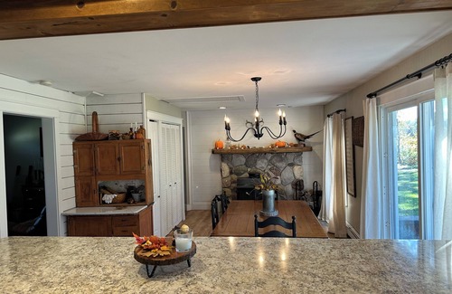 St. Clair House | Charming3bdrm cottage near town saint Clair river 194 close to the airport