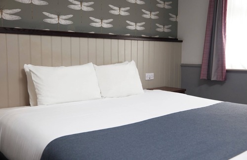 Edwinstowe Hotel | Charnwood Arms by Greene King Inns