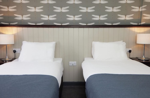 Edwinstowe Hotel | Charnwood Arms by Greene King Inns