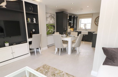 Kirkby Stephen House | CHARTER GARDENS, pet friendly, with a garden in Kirkby Stephen