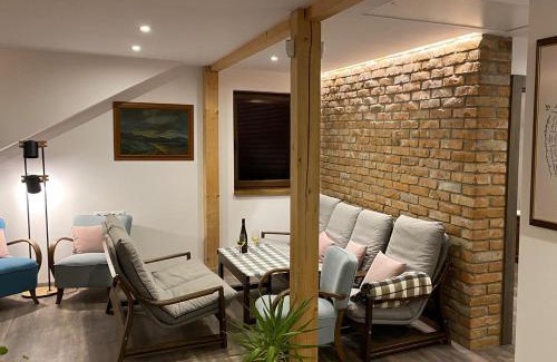 Kamenec pod Vtacnikom House | Chata Brús