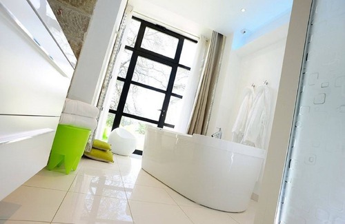 Vals-les-Bains House | CHATEAU CLEMENT - Pauline Suite: Luxury, independence and serenity.