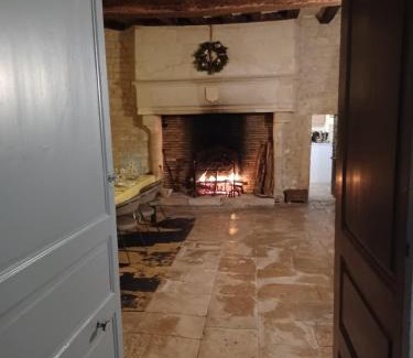 Aulnay Bed & Breakfast | Chateau de Brie