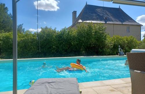 Aulnay Bed & Breakfast | Chateau de Brie
