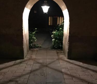 Trateau Bed & Breakfast | Chateau de Vesset