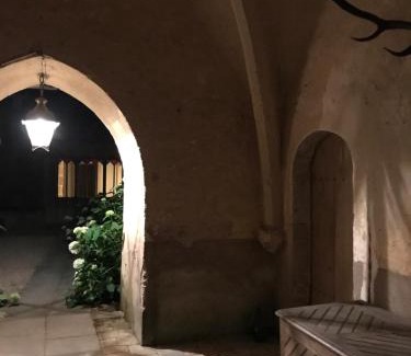 Trateau Bed & Breakfast | Chateau de Vesset