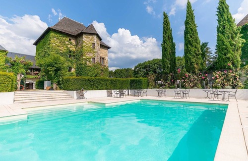 Chambery Apartment | Chateau Grande Baignoire Double! Vignes + Piscine