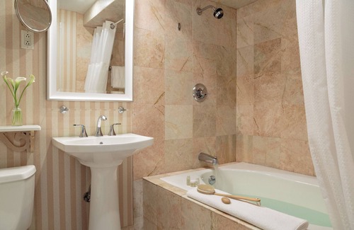 Spring Lake Hotel | Chateau Inn and Suites