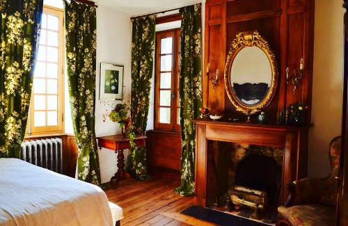 Isigny-le-Buat Bed & Breakfast | chateau isigny Expérience romantique en Normandie