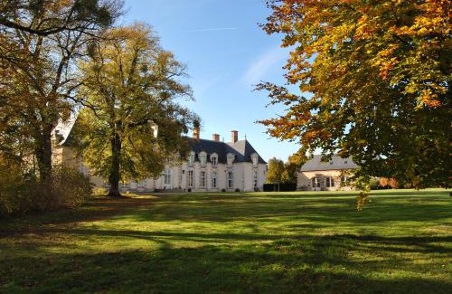 Baccon Bed & Breakfast | Chateau La Touanne Loire valley