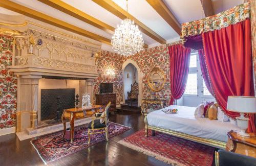 Chenehutte-Treves-Cunault Hotel | Chateau Le Prieuré Saumur - La Maison Younan