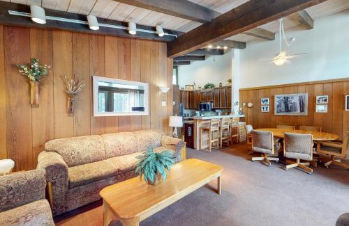 Mammoth Lakes Apartment | Chateau Sans Nom