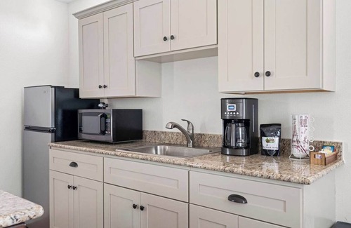 New Braunfels Villa | Chateau-Silkie 2 private Bedrooms & pool