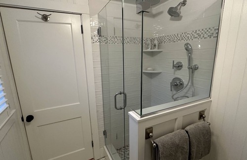 South Chatham Cottage | Chatham Beach Cottage 2BR - Short walk to beach!