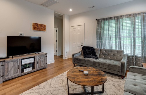 East Chattanooga House | Chattanooga Charm: Cozy 4BR Home