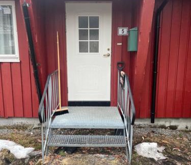Evenes Apartment | Cheap Apartment near airport with included parking, washer and dryer Always Ready Finhaugveien 5