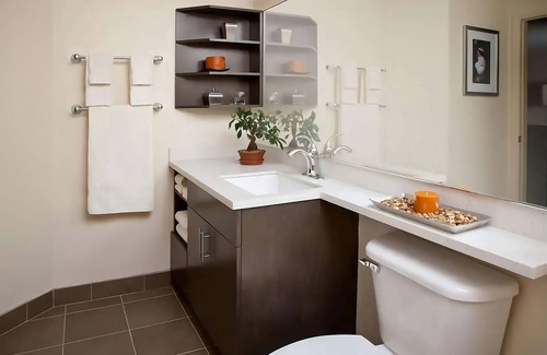 Ashley Oaks Hotel | Check out East Tennessee History Center! 3 Family-friendly Units W/Kitchens!