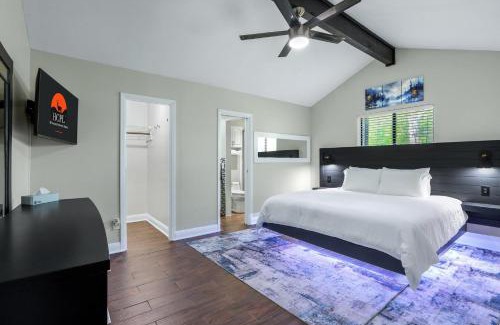 Elgin House | Checkmate and Chill-Inn