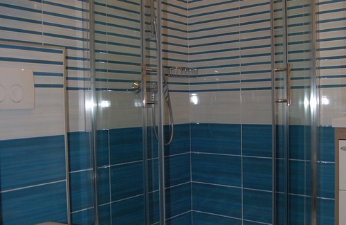 Verunic Apartment | Cheerful Apartment in Veli Rat with Roof Terrace