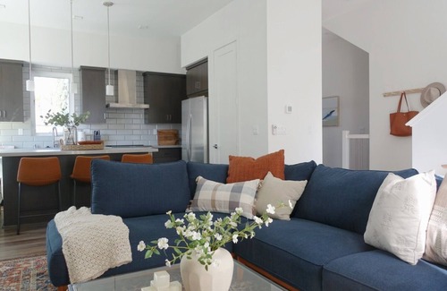 Downtown Sacramento House | Cheerful 3 Bedroom home in the heart of Midtown!