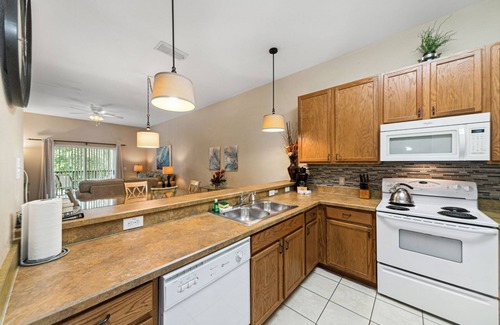 Bahama Bay Resort | Cheerful Condo - minutes away from Disney/with Pools, Resturant & Spa