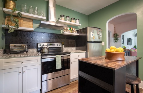 North Charleston House | Cheerful home