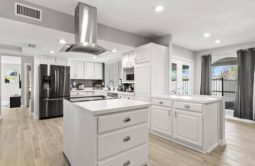 Camelot Village House | Cheerful Spacious Tempe Fun Home Pool Games ASU