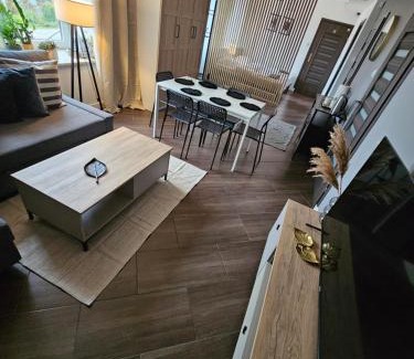 Piekoszow Apartment | Chelosiowy Apartament Targi Kielce
