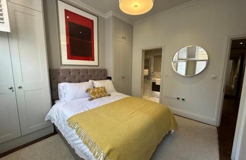Chelsea Riverside Apartment | Chelsea flat, convenient and quiet
