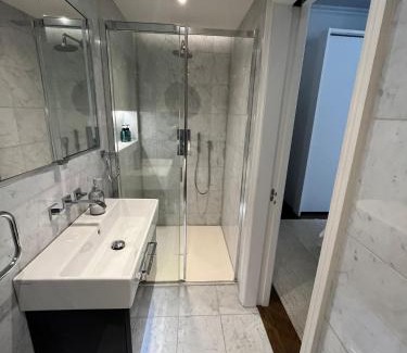 Chelsea Riverside Apartment | Chelsea flat, convenient and quiet