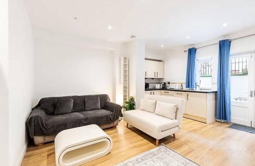 Chelsea Riverside Apartment | Chelsea Riverside Modern Escape