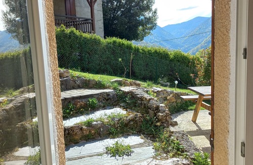 Sengouagnet House | Chemin du Cagir. Quiet, natural setting, garden with mountain views.