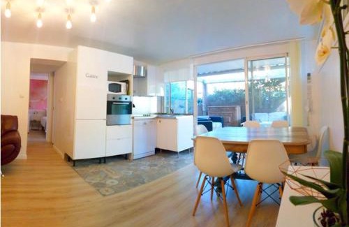 Greoux-les-Bains Apartment | chemin neuf jardin