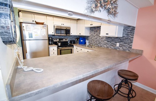 North Myrtle Beach Condo | Cherry Grove. 3 bedroom, 3 bath oceanfront condo. Indoor Pool.