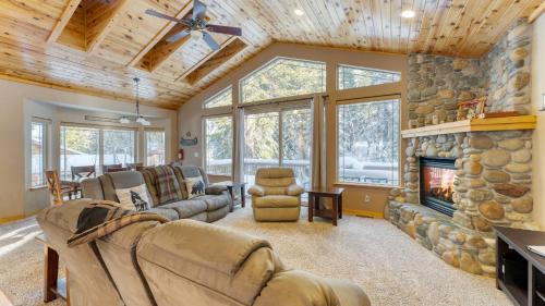 Country Club Estates House | Cherry Hills Spacious Tahoe Cabin with Deck Fireplace Open Interiors